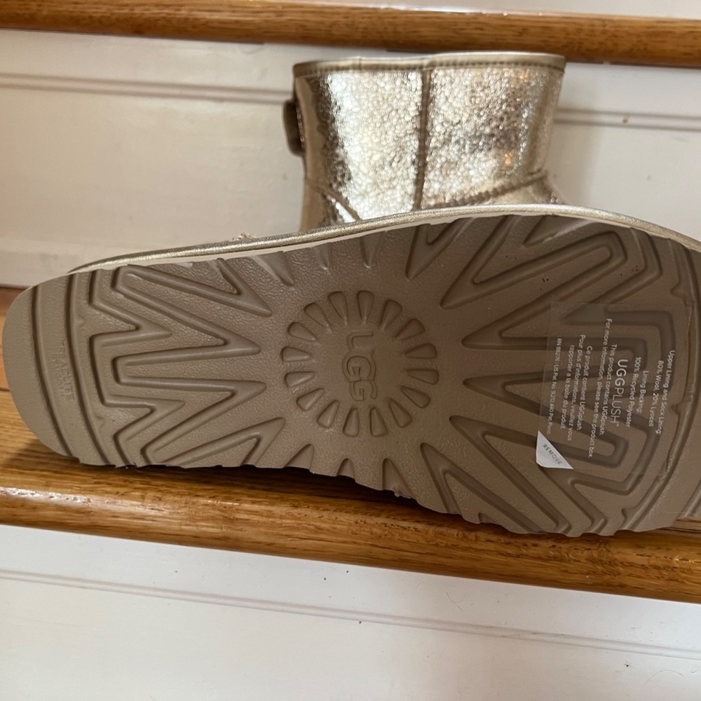 UGG Mini Metallic Boots Size 7 - Picture 2 of 3